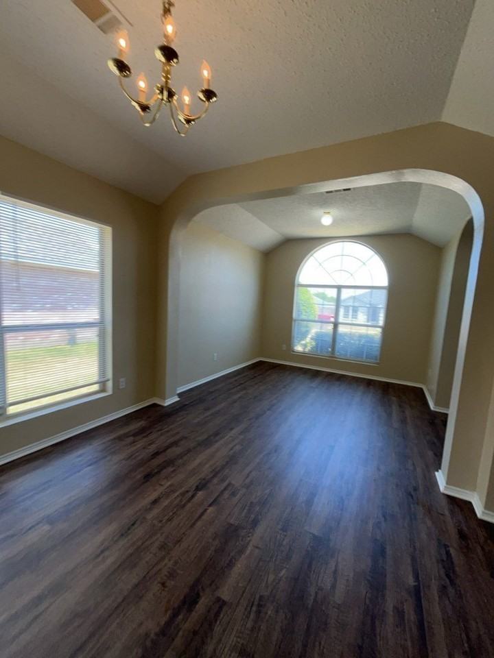 1509 Killdee Ct - Photo 3 of 8