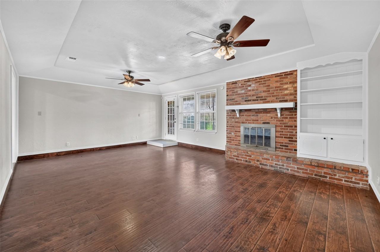 7217 Timberlane Dr - Photo 2 of 20