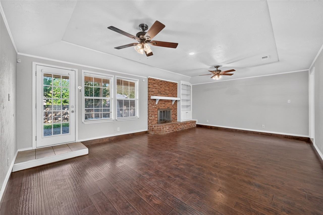 7217 Timberlane Dr - Photo 3 of 20