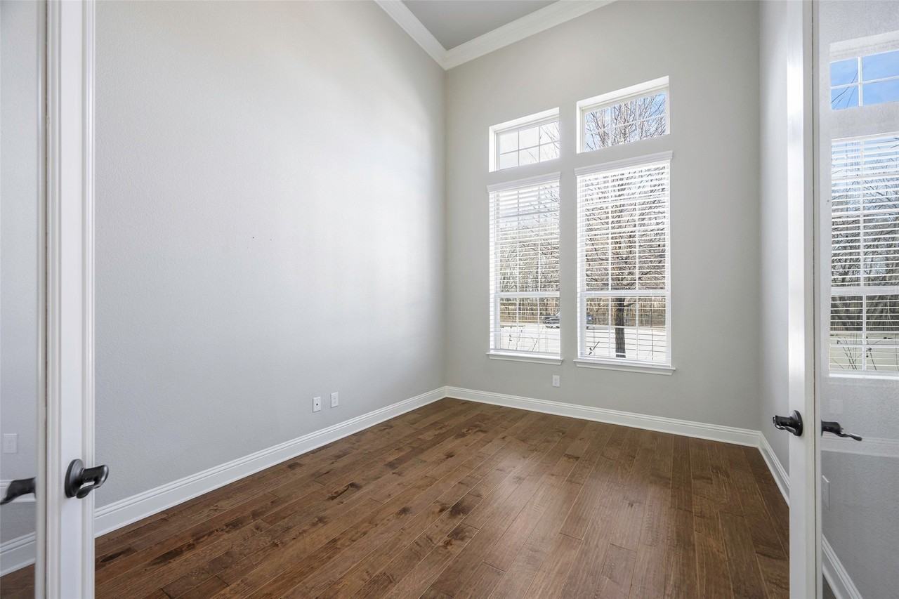 941 Leola Ln - Photo 4 of 39