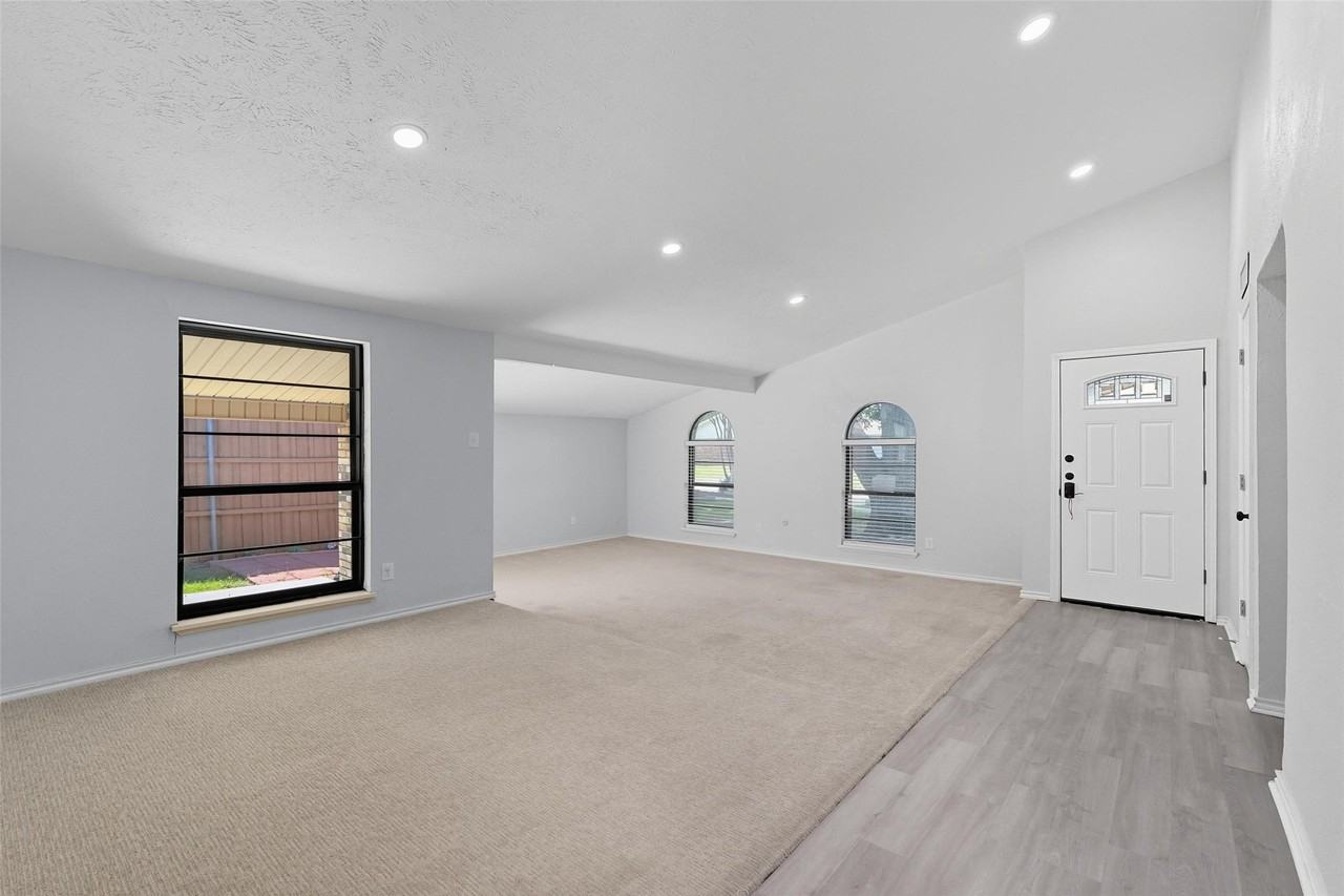 6108 Jennings Dr - Photo 4 of 32