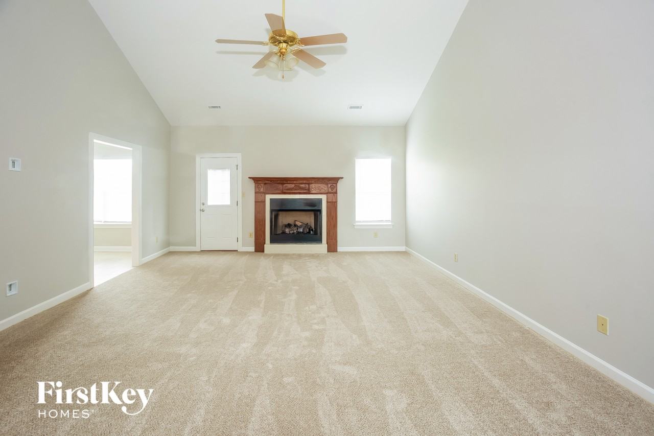 3206 Manchester Ave - Photo 4 of 15
