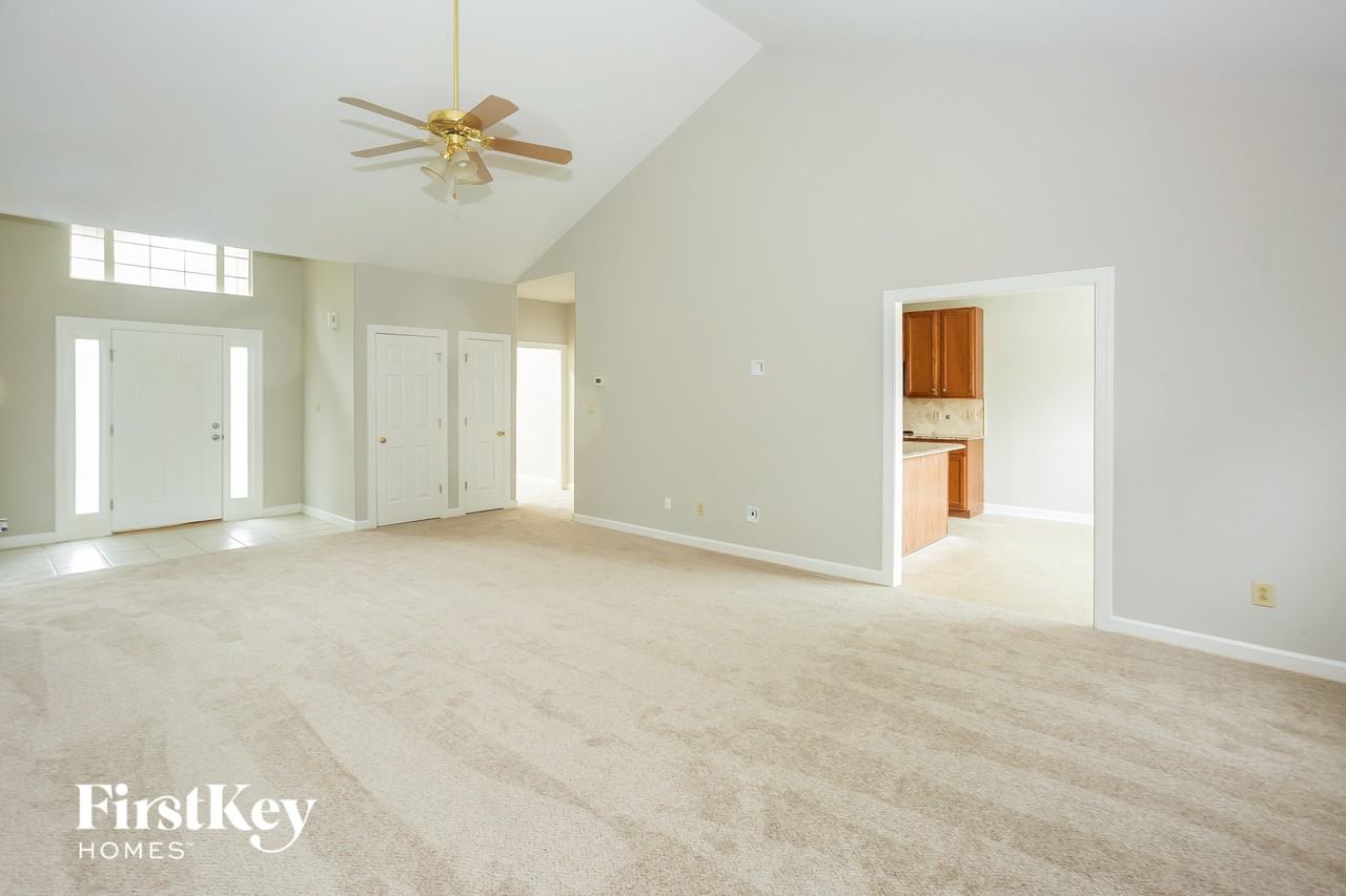 3206 Manchester Ave - Photo 5 of 15