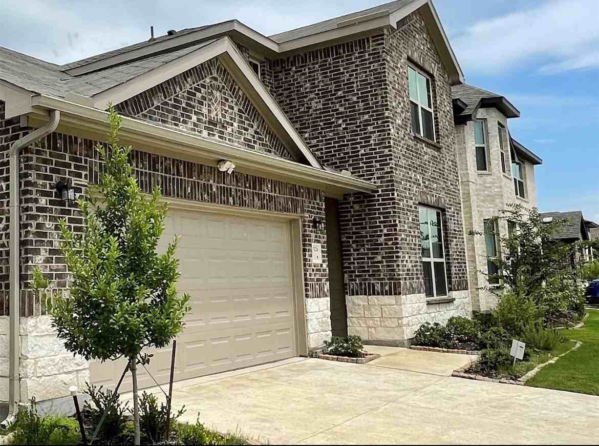 3226 Sioux Trl - Photo 2 of 20