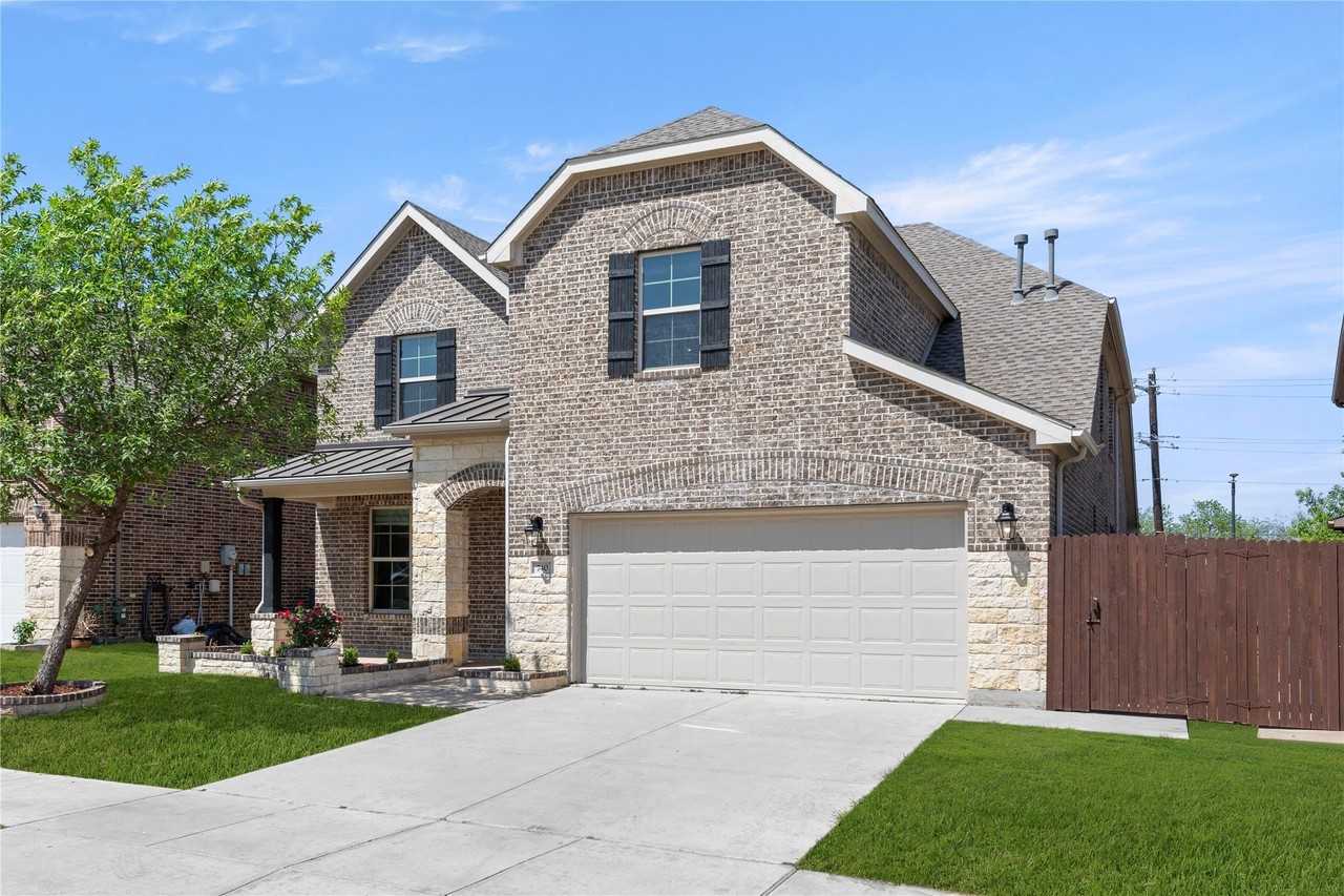740 Sundrop Dr - Photo 3 of 29