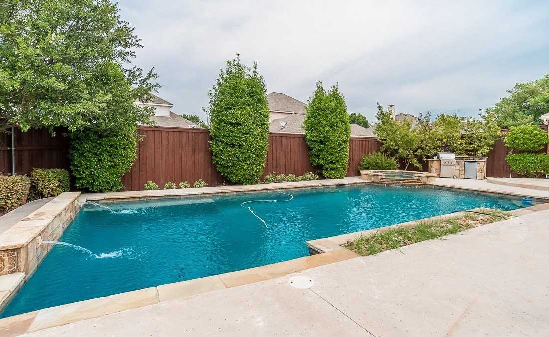 4113 Saltburn Dr - Photo 2 of 36