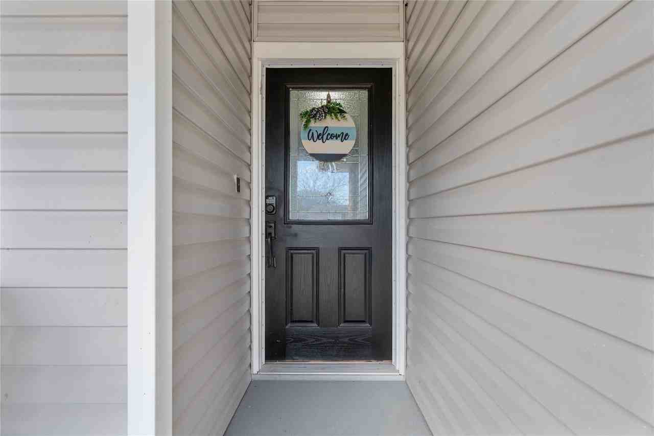 7629 Cedarhill Rd - Photo 4 of 26