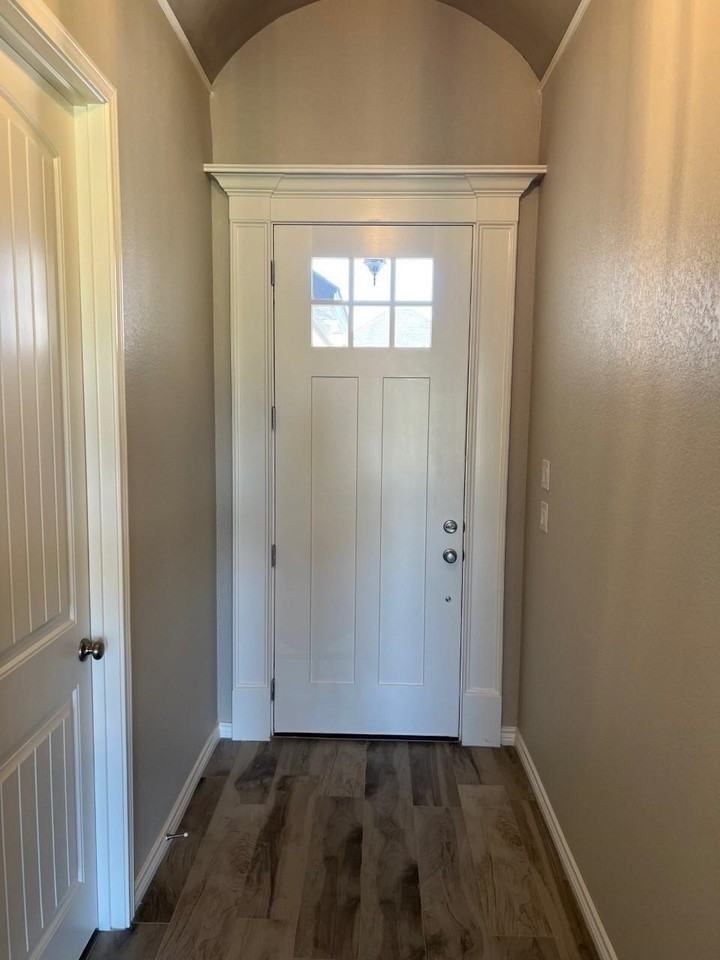 172 Crenshaw Ct - Photo 4 of 19