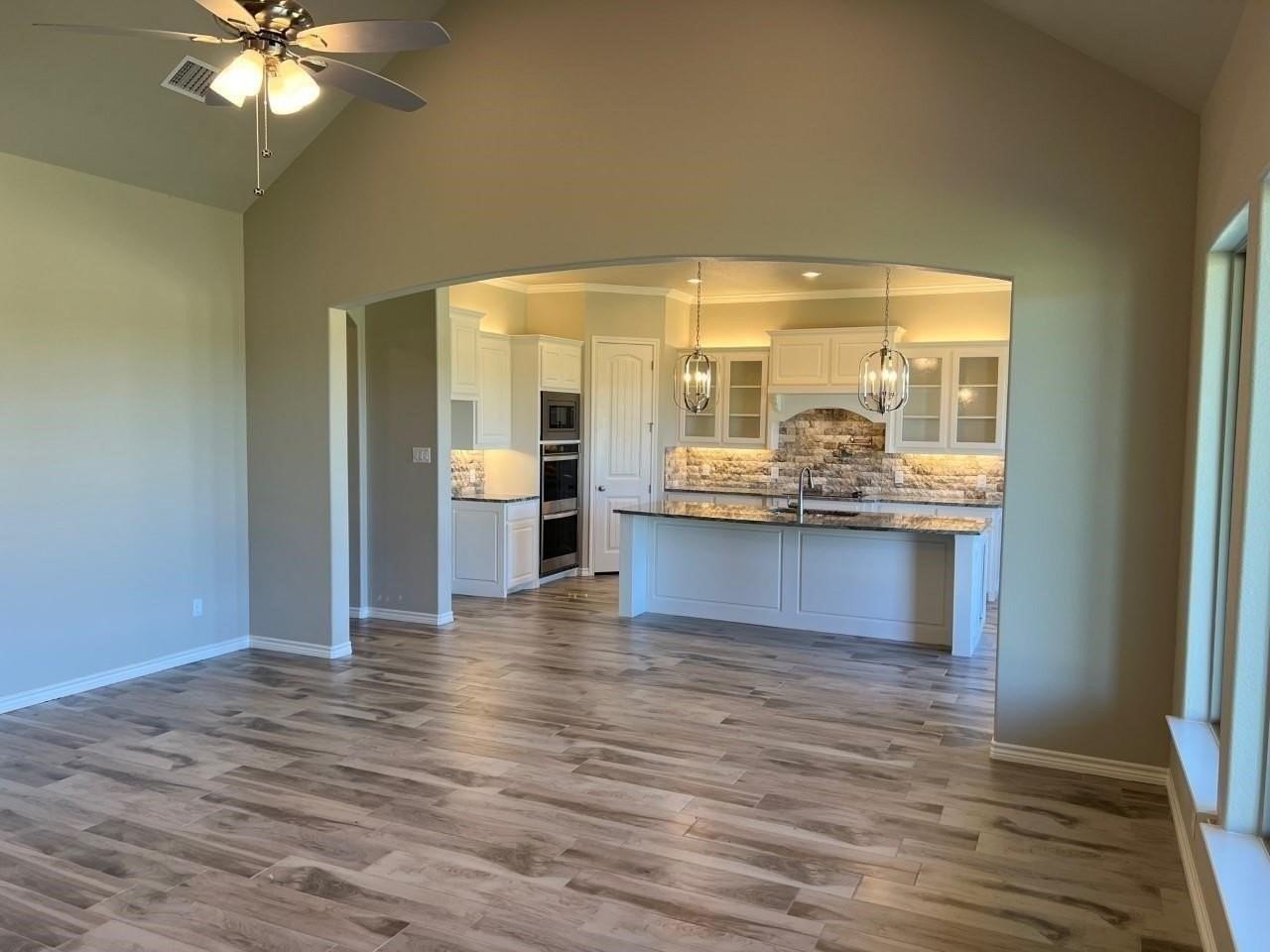 172 Crenshaw Ct - Photo 6 of 19