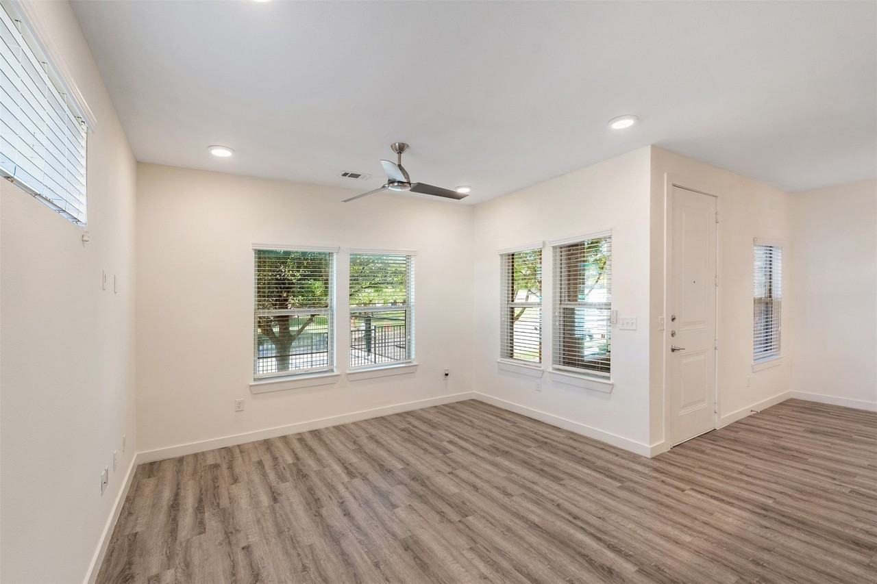 1583 Fiji St - Photo 5 of 30
