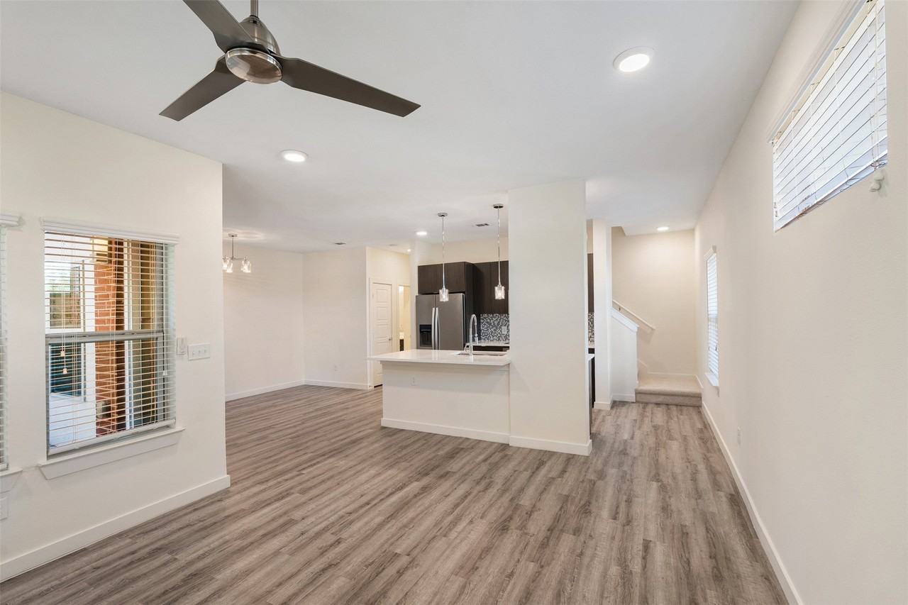 1583 Fiji St - Photo 6 of 30