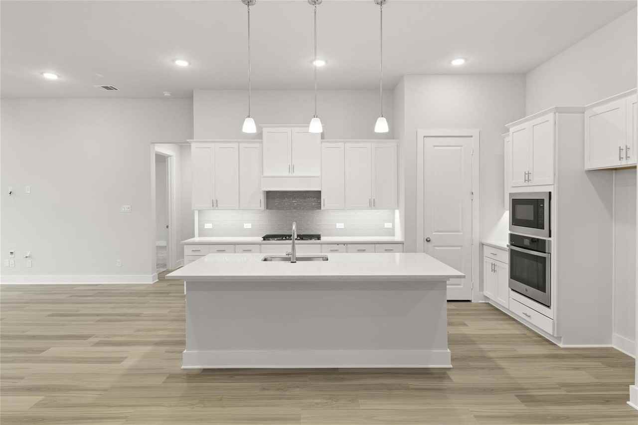 653 Begonia Way - Photo 6 of 20