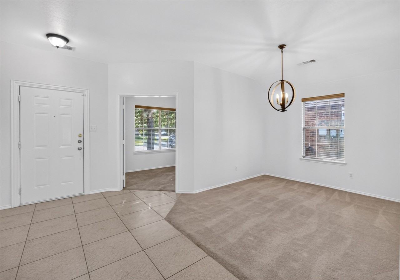 5916 Crestview Dr - Photo 2 of 30