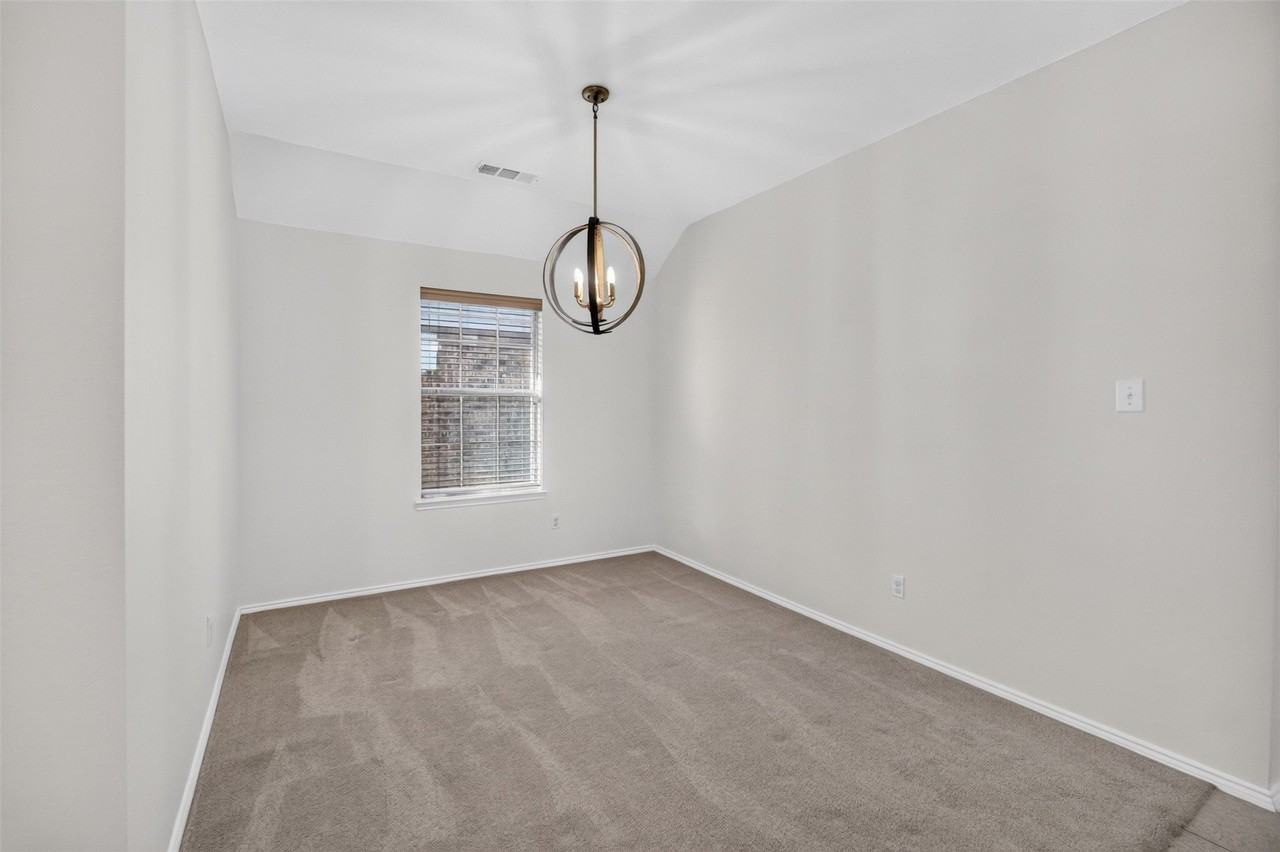 5916 Crestview Dr - Photo 4 of 30