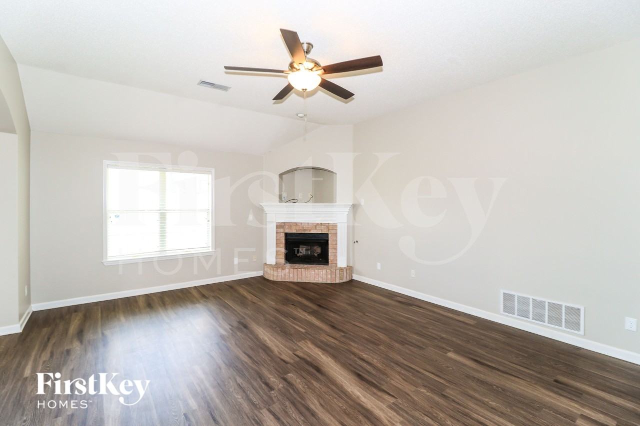 4980 Rivercrest Ln - Photo 4 of 15