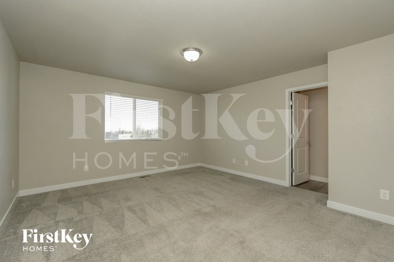 10045 Luneth Dr - Photo 2 of 15