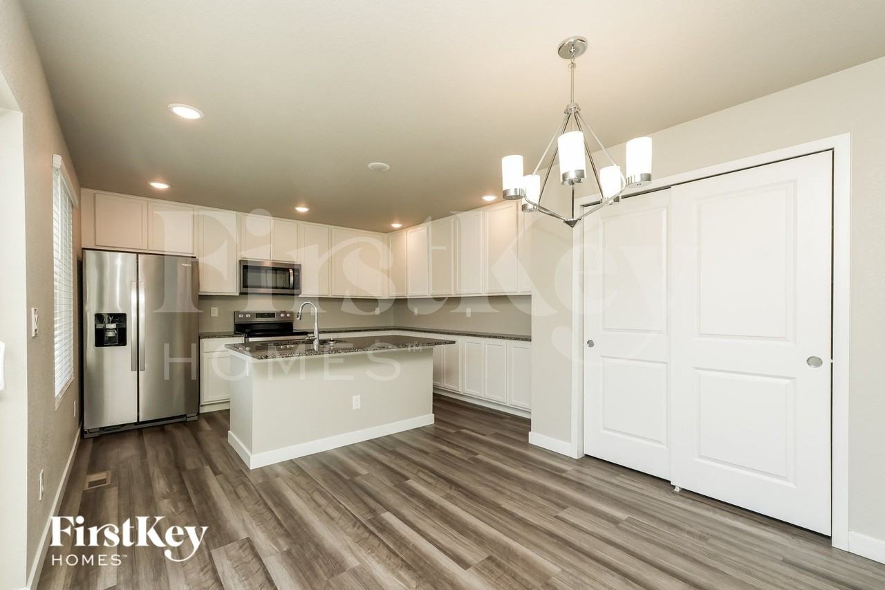 10045 Luneth Dr - Photo 4 of 15
