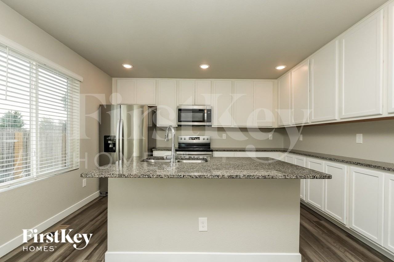 10045 Luneth Dr - Photo 5 of 15