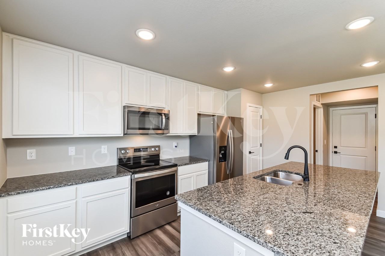 10093 Luneth Dr - Photo 5 of 16