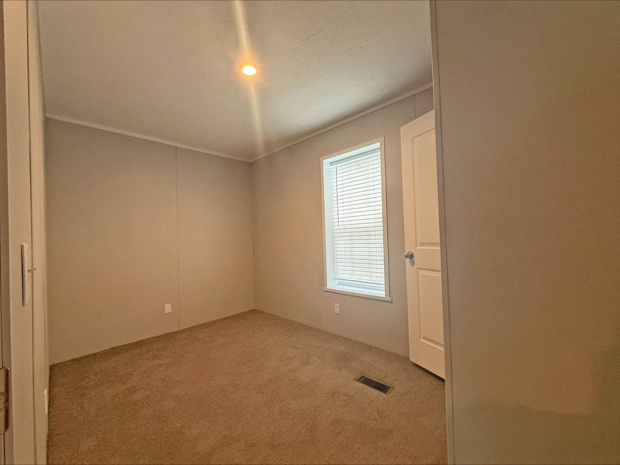 705 W 8th St Trlr D #705D8 - Photo 3 of 10