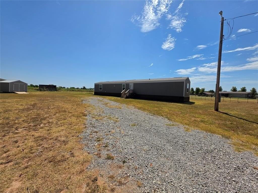8607 N Bryan Rd - Photo 2 of 22