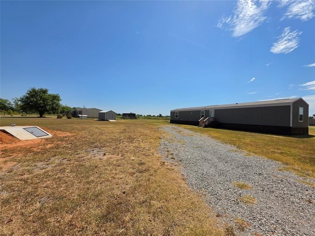 8607 N Bryan Rd - Photo 3 of 22