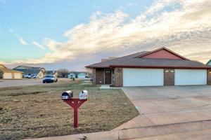featured image of 401 Debra Ct