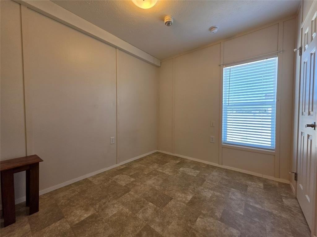 120 Sooner Rd - Photo 6 of 28