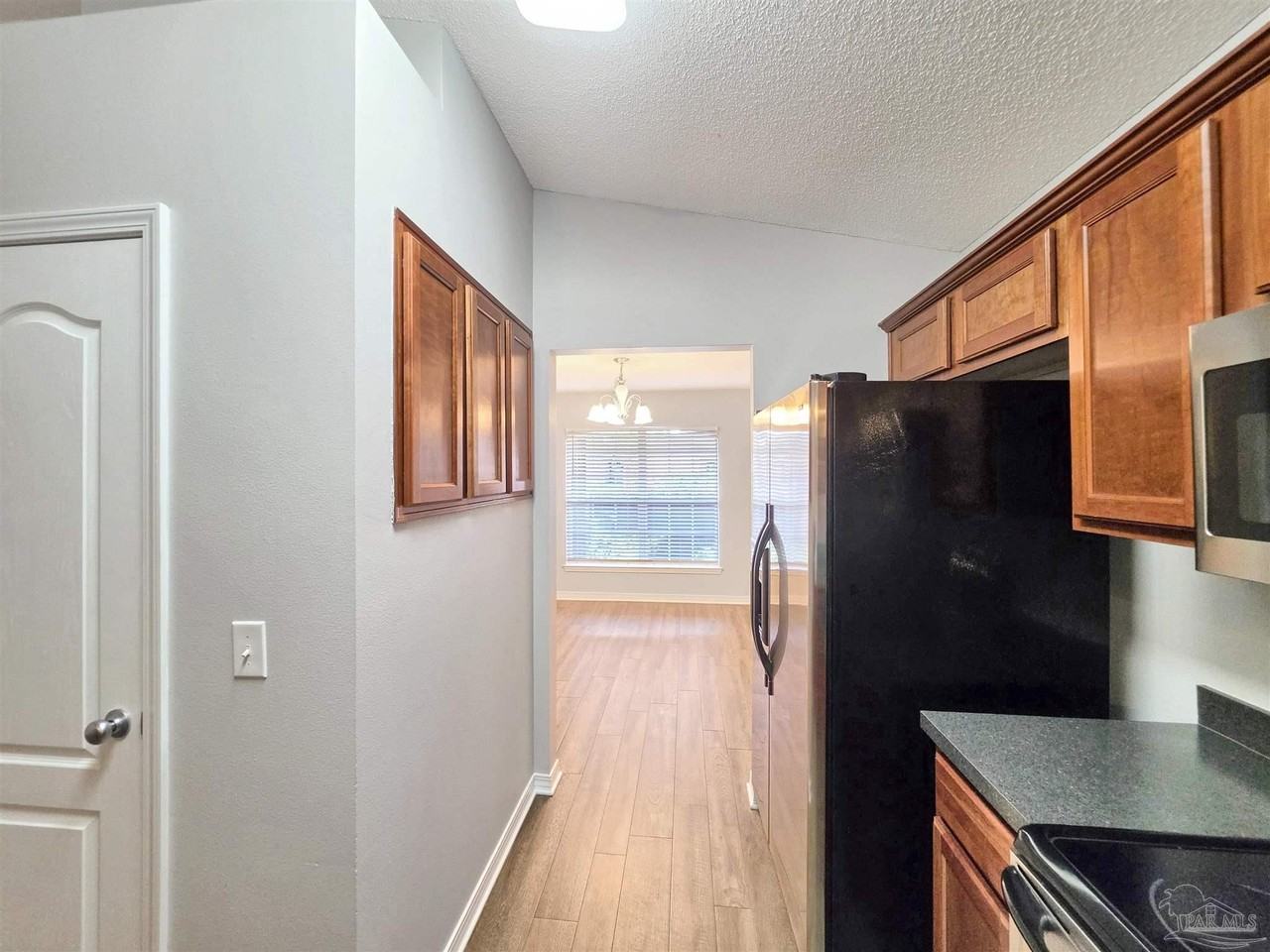 690 Mozingo Ln - Photo 6 of 22