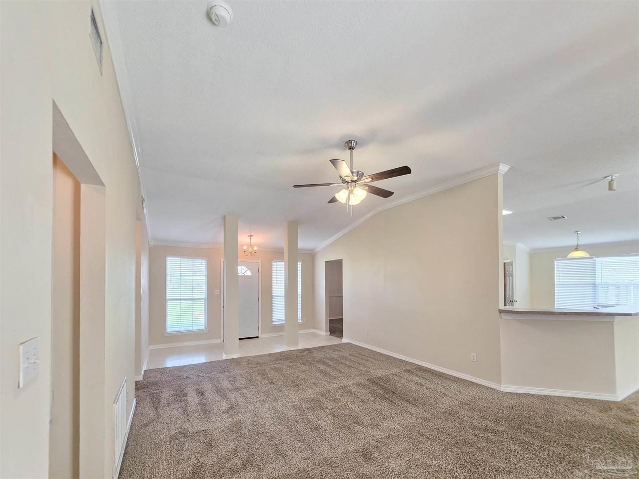 1057 Freeboard Blvd - Photo 2 of 26