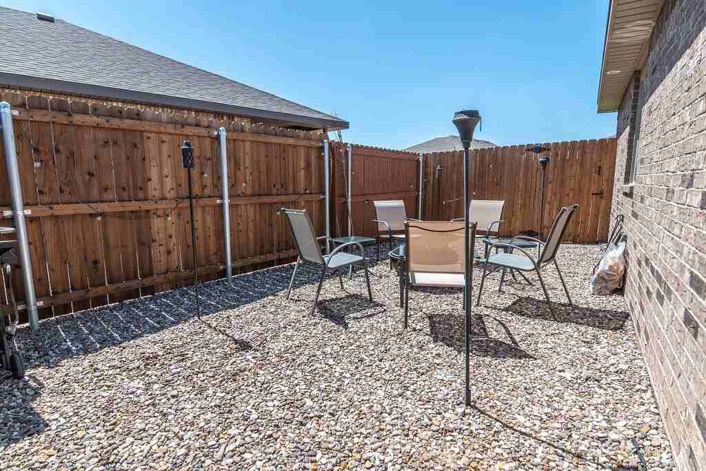 2408 Outlaw Ct - Photo 2 of 26