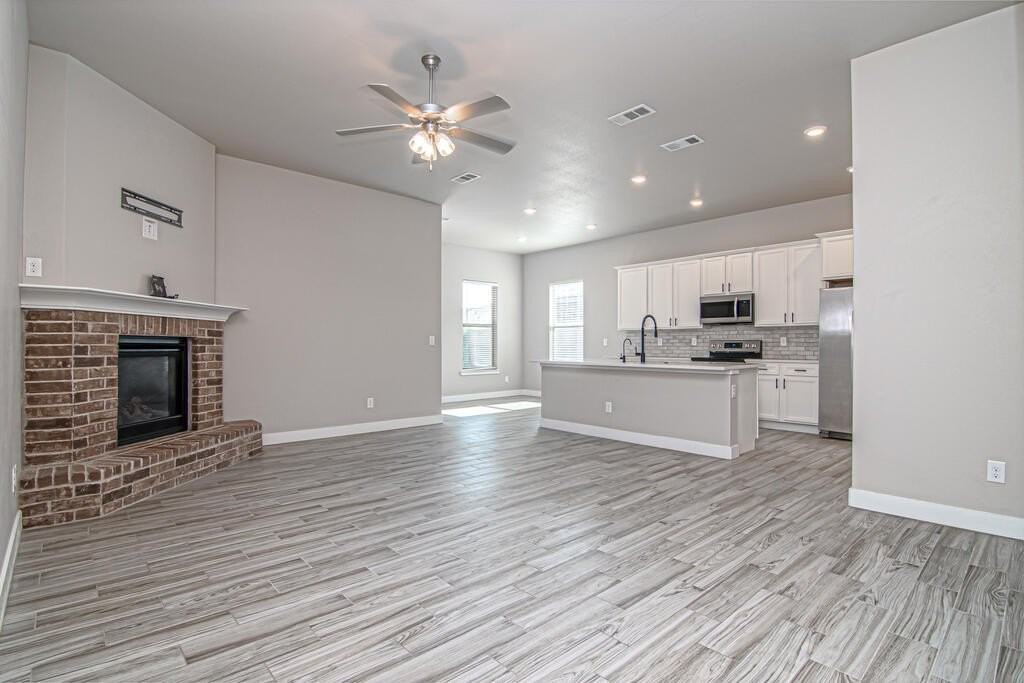 2408 Outlaw Ct - Photo 4 of 26