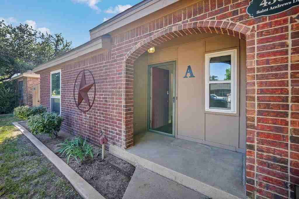 4305 Saint Andrews Dr #A - Photo 2 of 29