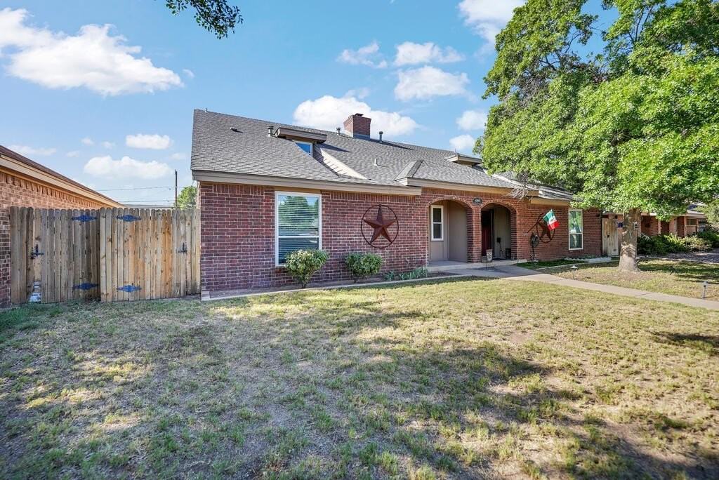 4305 Saint Andrews Dr #A - Photo 3 of 29