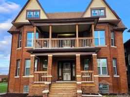 featured image of 2256 Montclair St