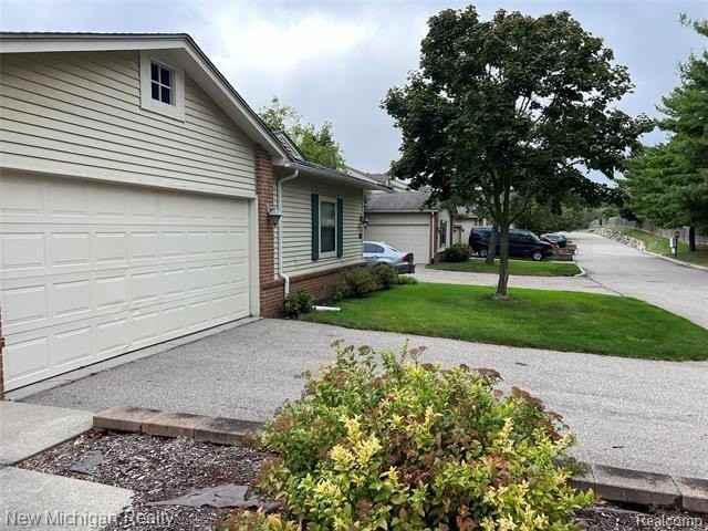 5658 Drake Hollow Dr E - Photo 2 of 40