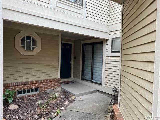 5658 Drake Hollow Dr E - Photo 3 of 40