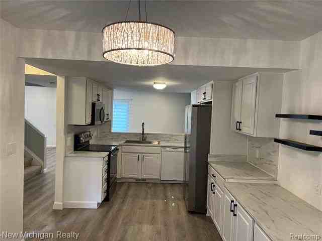 5658 Drake Hollow Dr E - Photo 5 of 40