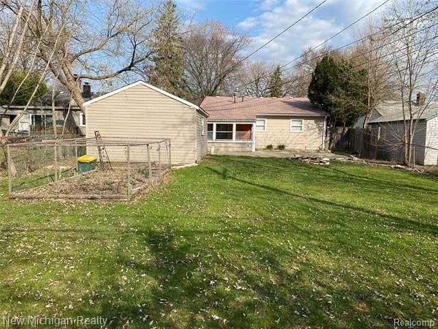 3133 Warick Rd - Photo 5 of 28