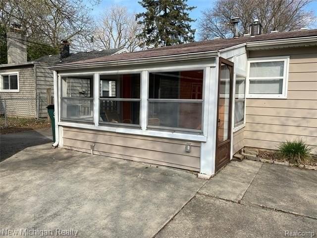 3133 Warick Rd - Photo 6 of 28