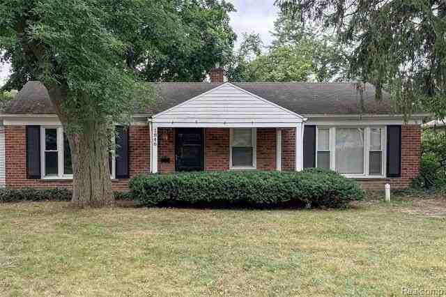 1846 Pembroke Rd - Photo 2 of 37