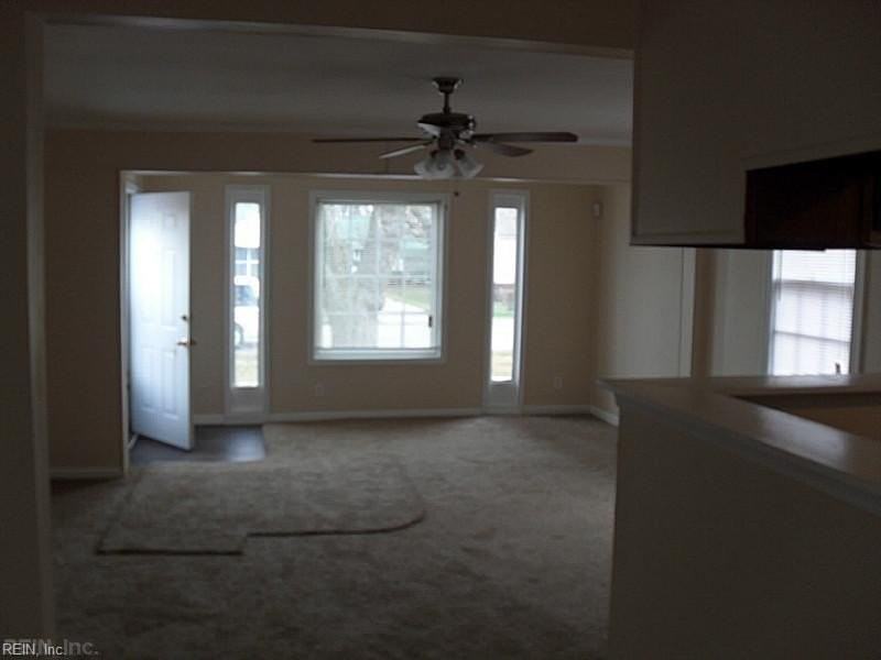409 Colonial Ave - Photo 3 of 9