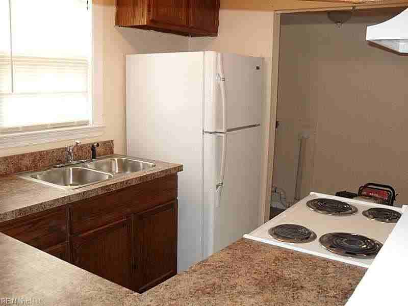 409 Colonial Ave - Photo 4 of 9