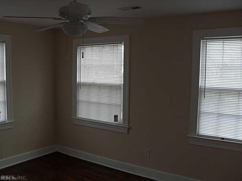 409 Colonial Ave - Photo 6 of 9