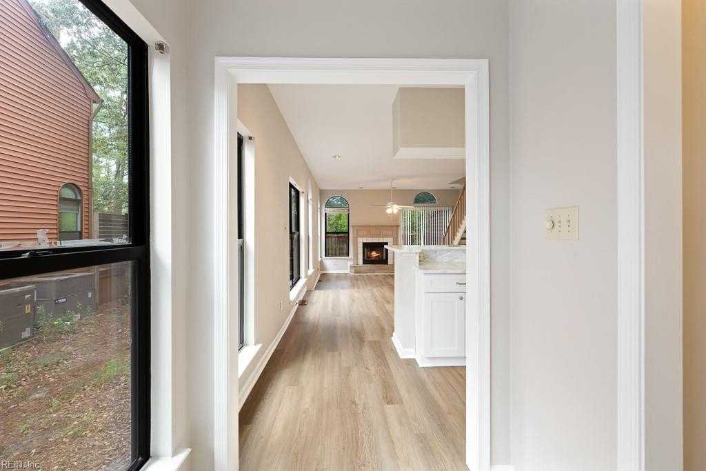 2159 Woodlawn Ave - Photo 3 of 34