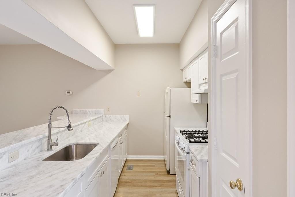 2159 Woodlawn Ave - Photo 5 of 34