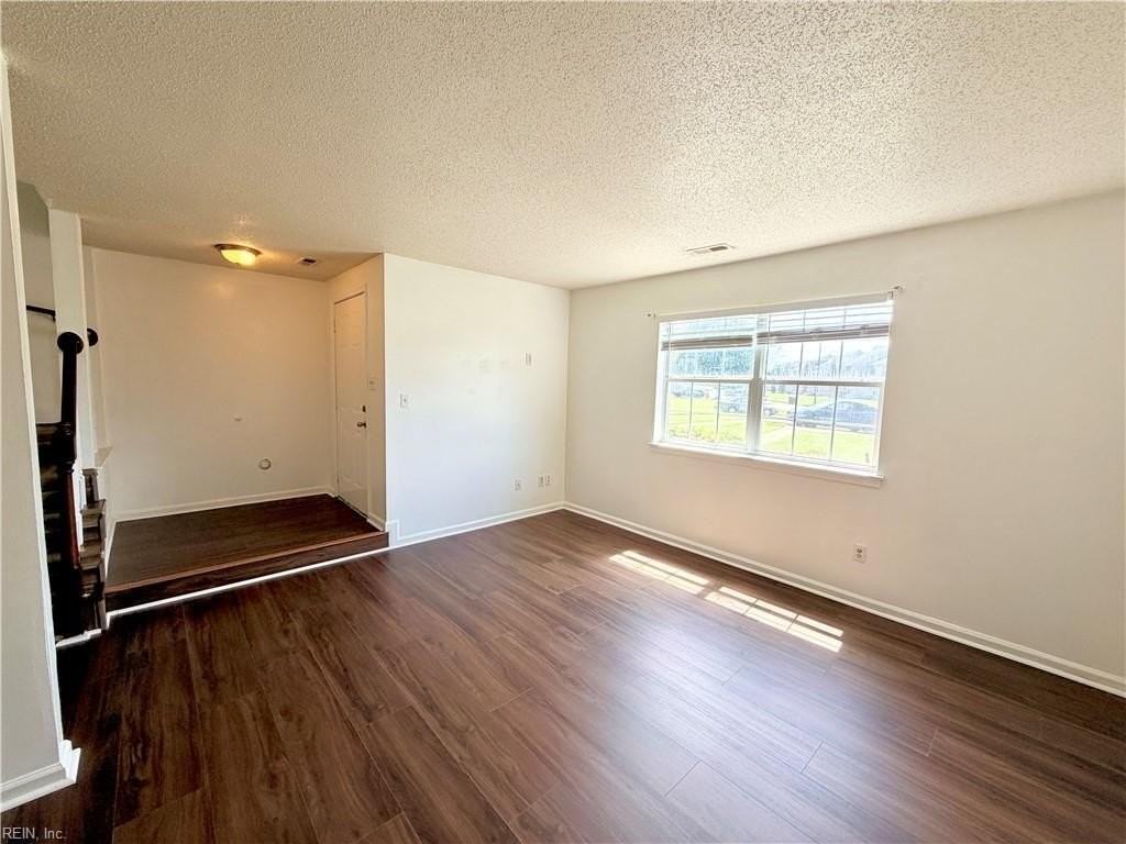 3404 Clover Meadows Dr - Photo 3 of 38