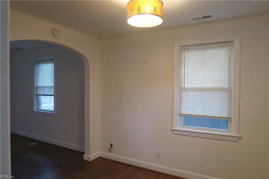 4917 Shafer St - Photo 3 of 12