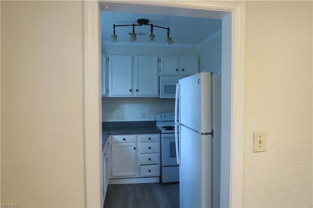 4917 Shafer St - Photo 5 of 12