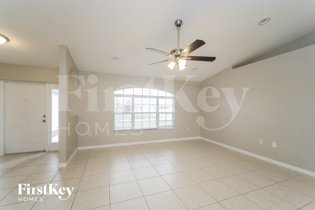 2912 Sw 2nd Ave - Photo 5 of 17